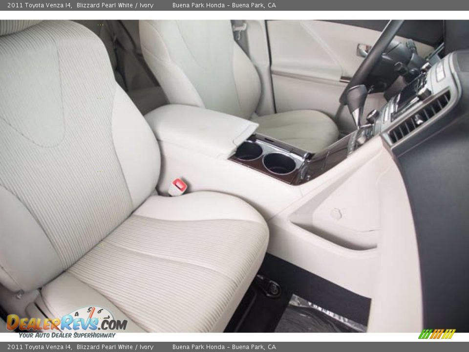 2011 Toyota Venza I4 Blizzard Pearl White / Ivory Photo #22