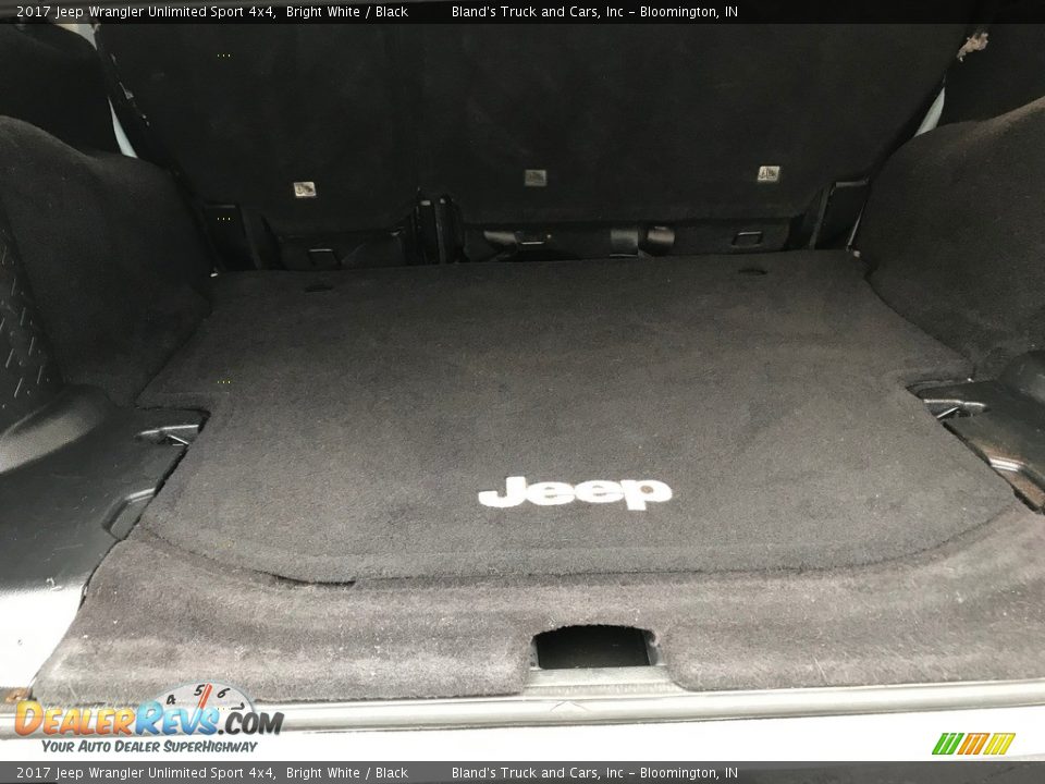 2017 Jeep Wrangler Unlimited Sport 4x4 Bright White / Black Photo #9