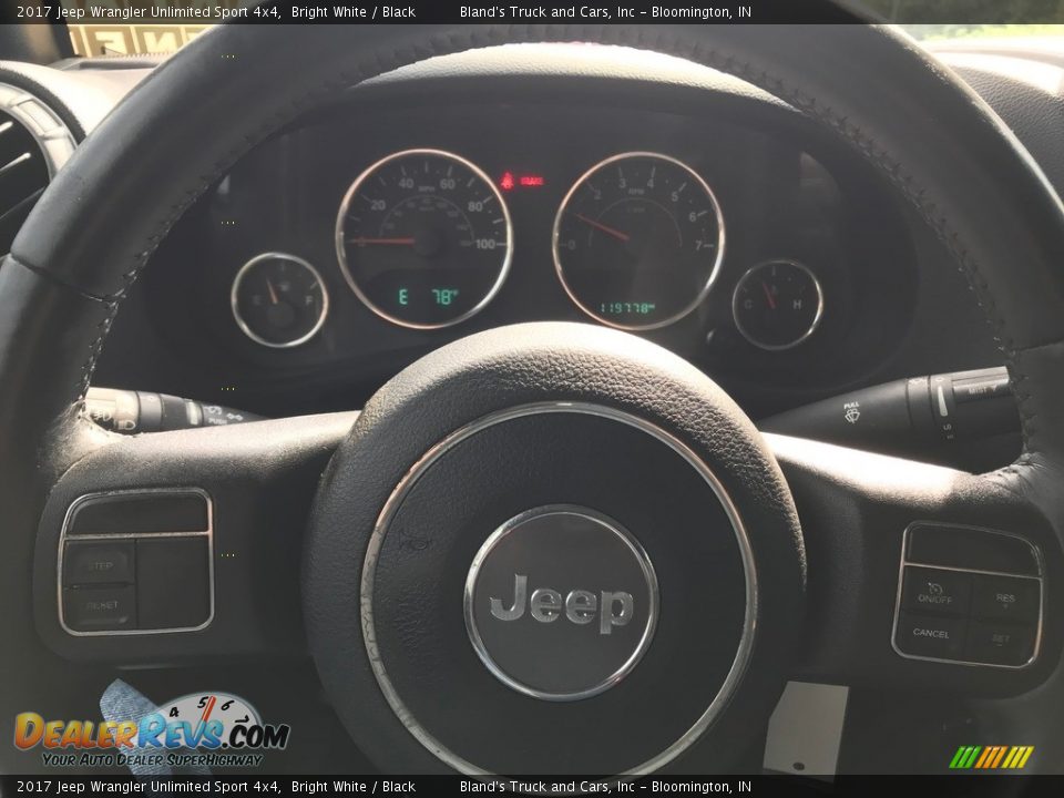 2017 Jeep Wrangler Unlimited Sport 4x4 Bright White / Black Photo #18