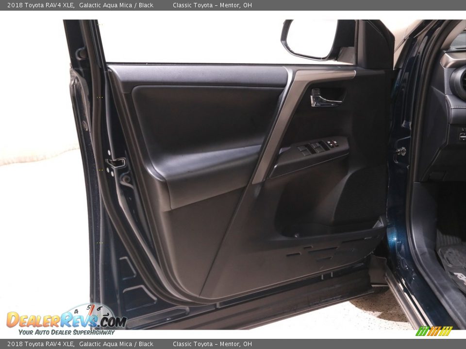 2018 Toyota RAV4 XLE Galactic Aqua Mica / Black Photo #4