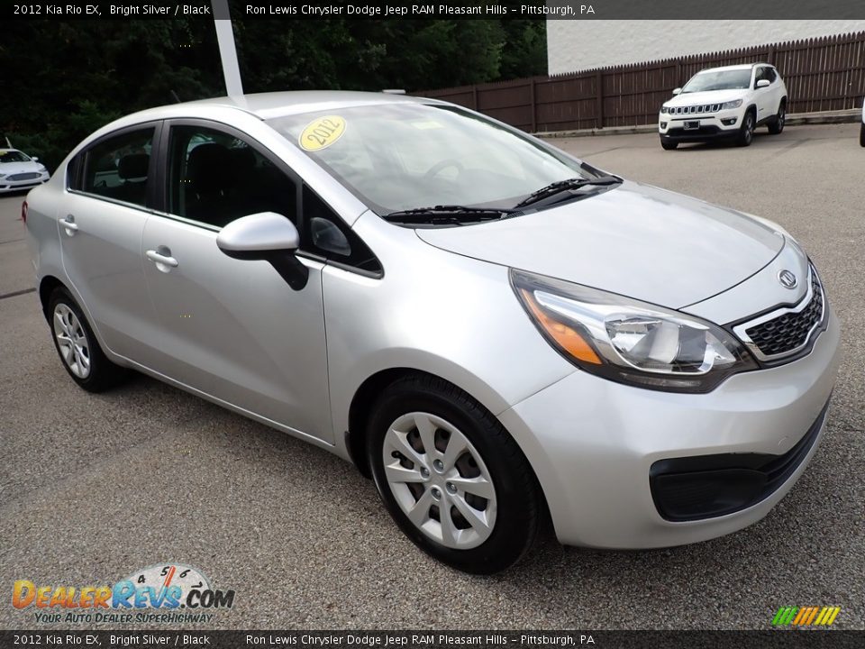 Front 3/4 View of 2012 Kia Rio EX Photo #7