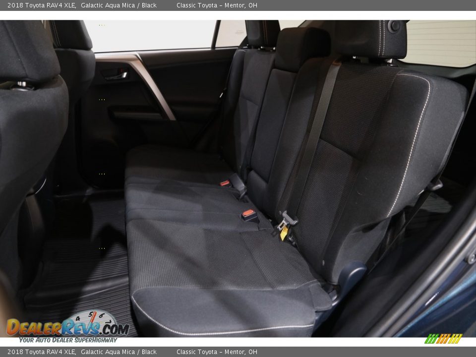 2018 Toyota RAV4 XLE Galactic Aqua Mica / Black Photo #16