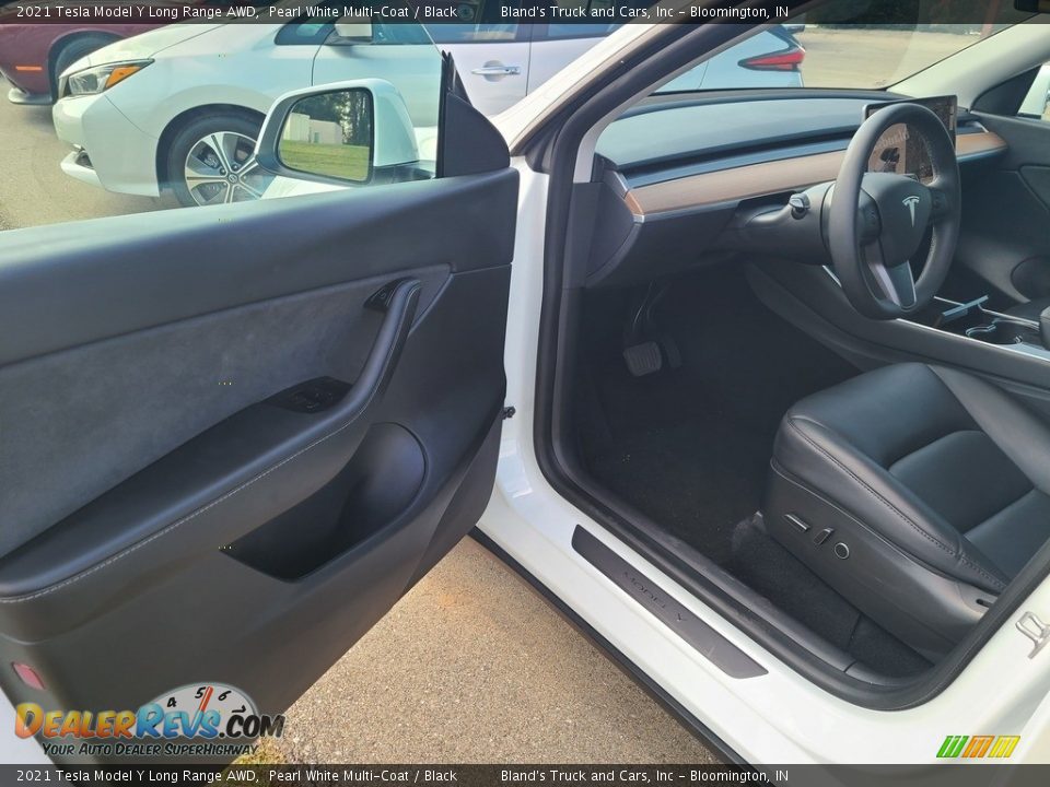 Front Seat of 2021 Tesla Model Y Long Range AWD Photo #3