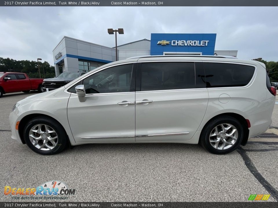 2017 Chrysler Pacifica Limited Tusk White / Black/Alloy Photo #2