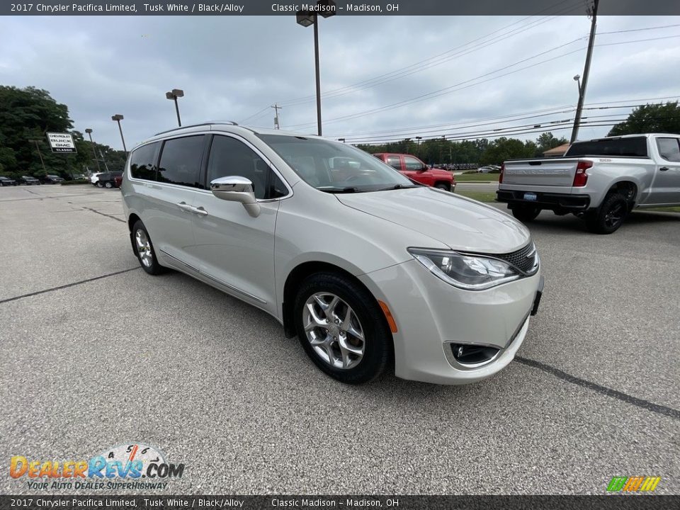 2017 Chrysler Pacifica Limited Tusk White / Black/Alloy Photo #4