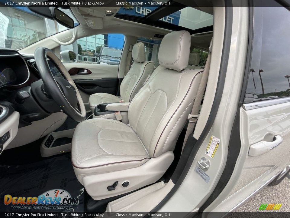 2017 Chrysler Pacifica Limited Tusk White / Black/Alloy Photo #6