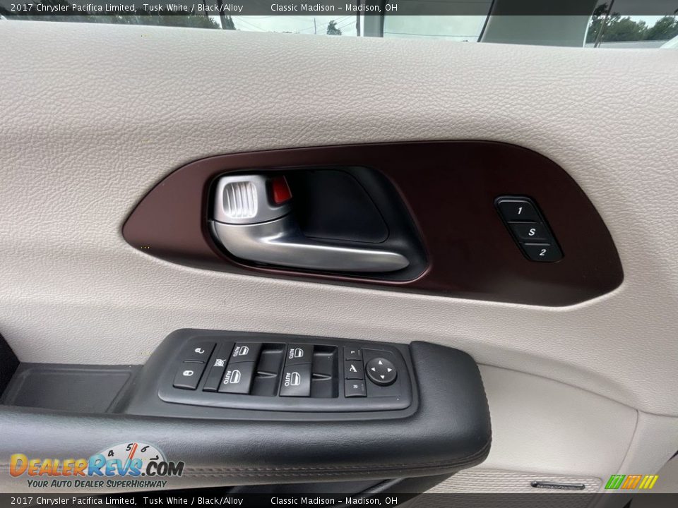 2017 Chrysler Pacifica Limited Tusk White / Black/Alloy Photo #8