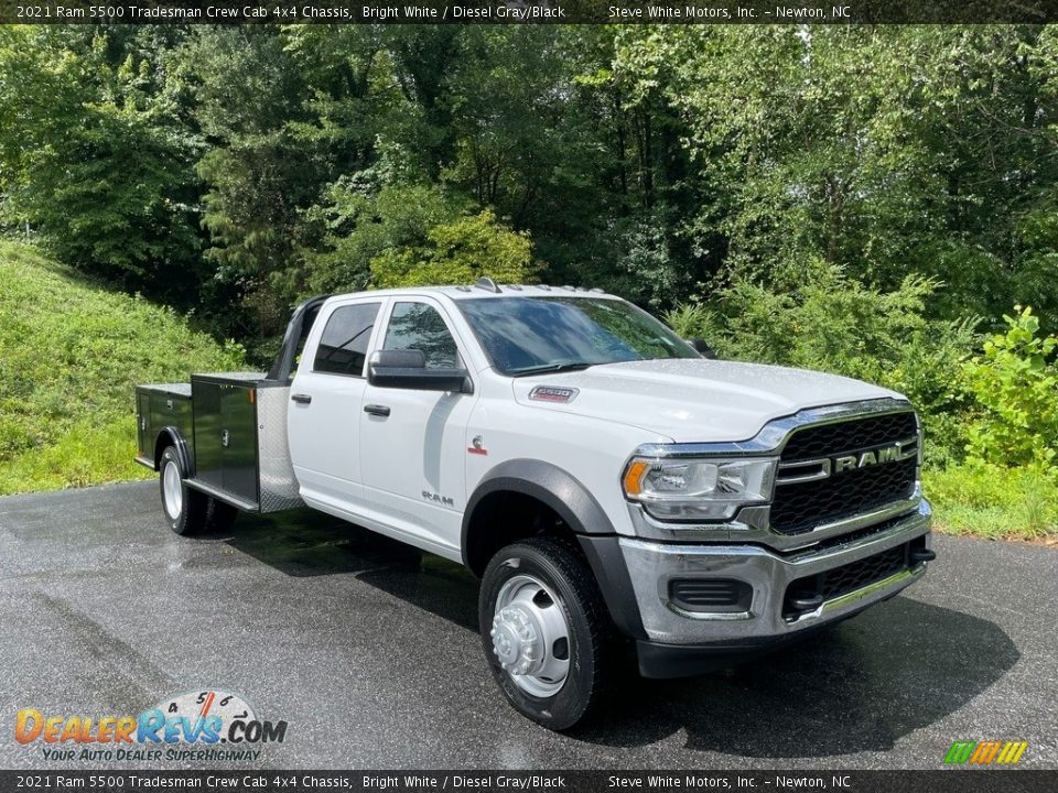 2021 Ram 5500 Tradesman Crew Cab 4x4 Chassis Bright White / Diesel Gray/Black Photo #4