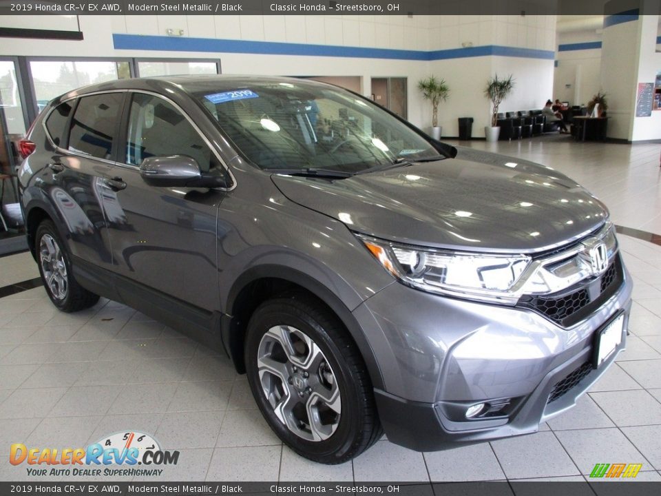 Front 3/4 View of 2019 Honda CR-V EX AWD Photo #3