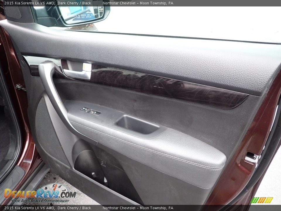 Door Panel of 2015 Kia Sorento LX V6 AWD Photo #17