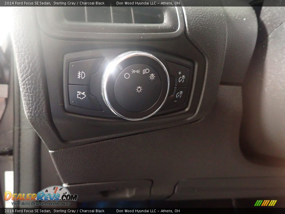 2014 Ford Focus SE Sedan Sterling Gray / Charcoal Black Photo #30