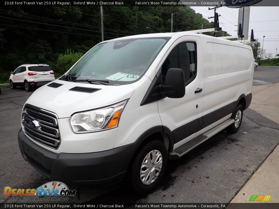 Front 3/4 View of 2018 Ford Transit Van 250 LR Regular Photo #9