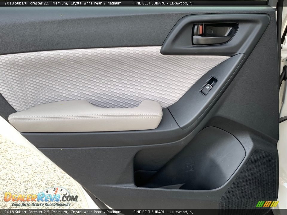 2018 Subaru Forester 2.5i Premium Crystal White Pearl / Platinum Photo #30