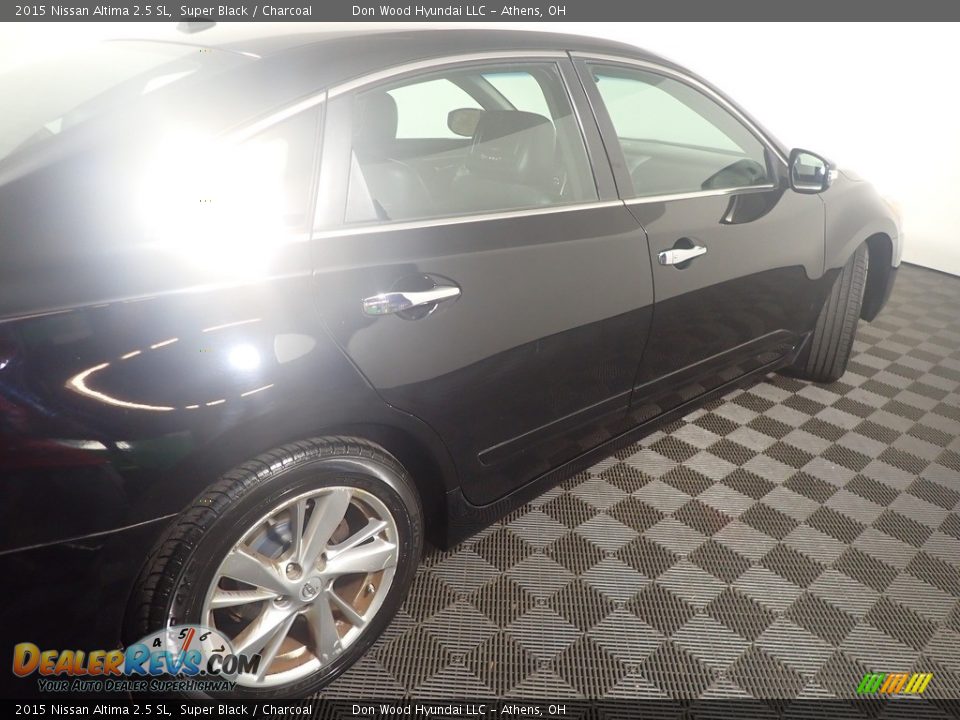 2015 Nissan Altima 2.5 SL Super Black / Charcoal Photo #21