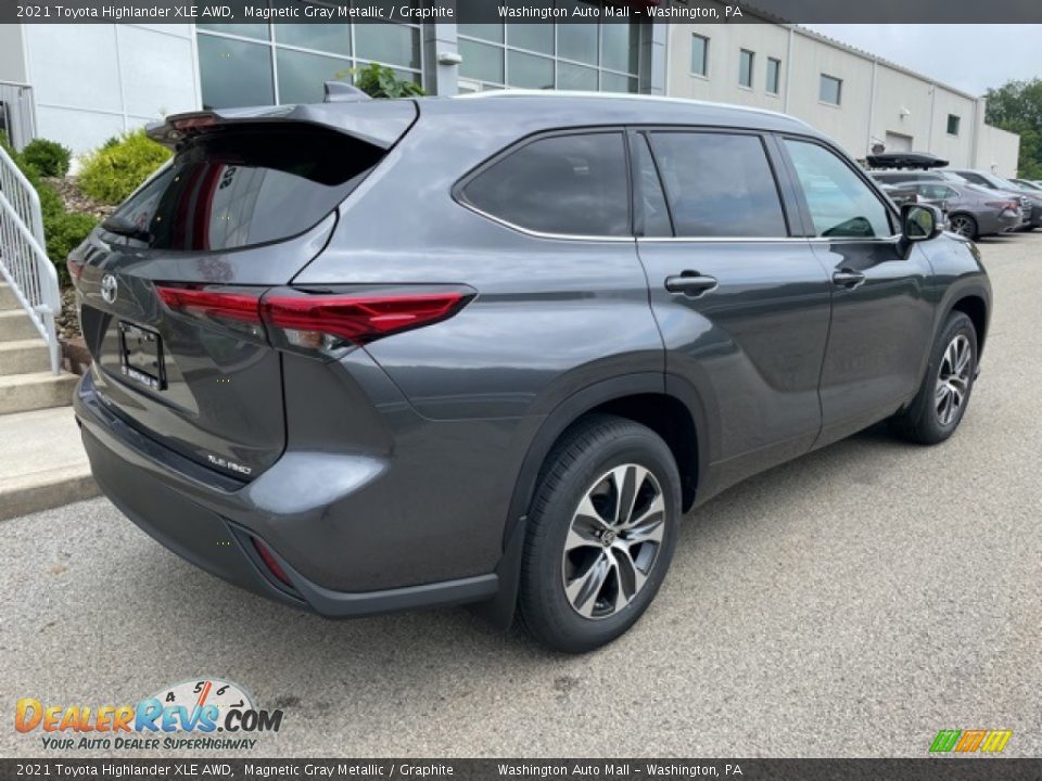 2021 Toyota Highlander XLE AWD Magnetic Gray Metallic / Graphite Photo #9