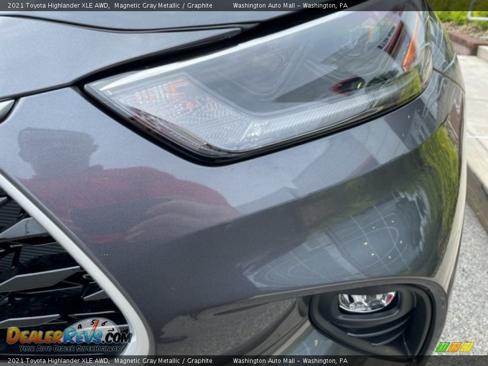 2021 Toyota Highlander XLE AWD Magnetic Gray Metallic / Graphite Photo #10