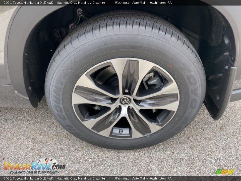 2021 Toyota Highlander XLE AWD Magnetic Gray Metallic / Graphite Photo #15
