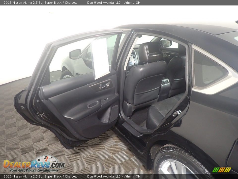 2015 Nissan Altima 2.5 SL Super Black / Charcoal Photo #36