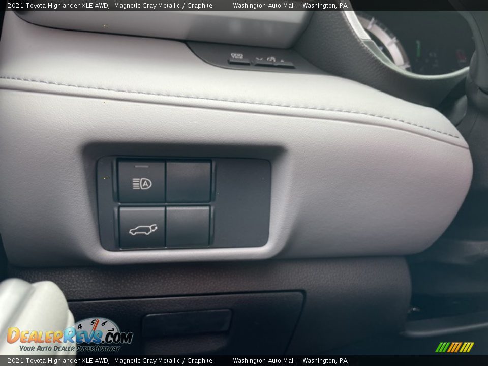 2021 Toyota Highlander XLE AWD Magnetic Gray Metallic / Graphite Photo #26