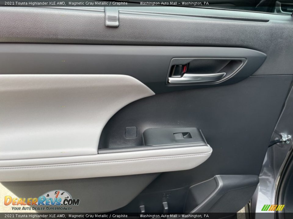 2021 Toyota Highlander XLE AWD Magnetic Gray Metallic / Graphite Photo #32