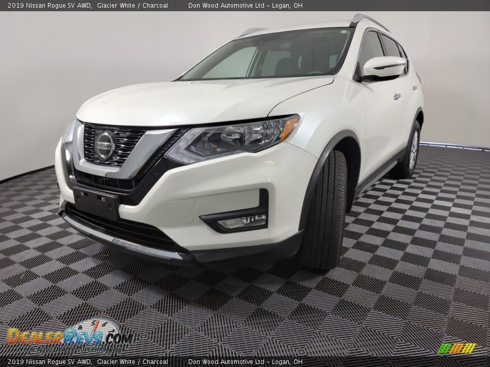 2019 Nissan Rogue SV AWD Glacier White / Charcoal Photo #5