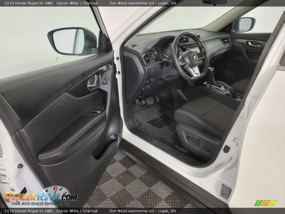 2019 Nissan Rogue SV AWD Glacier White / Charcoal Photo #13