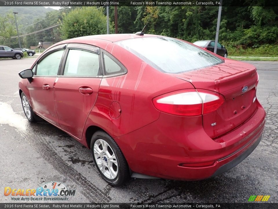 2016 Ford Fiesta SE Sedan Ruby Red Metallic / Medium Light Stone Photo #5