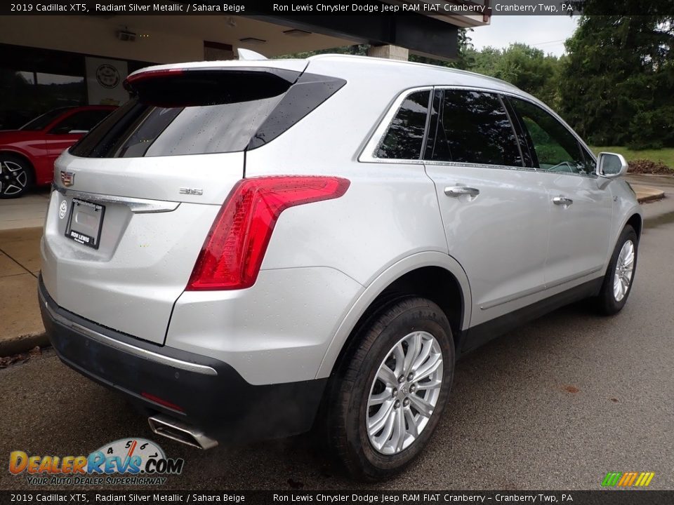 2019 Cadillac XT5 Radiant Silver Metallic / Sahara Beige Photo #2