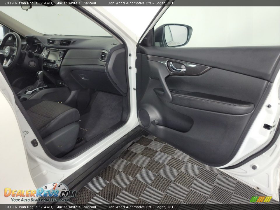 2019 Nissan Rogue SV AWD Glacier White / Charcoal Photo #27