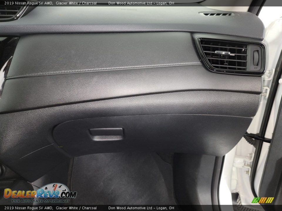 2019 Nissan Rogue SV AWD Glacier White / Charcoal Photo #30