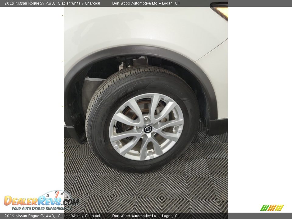 2019 Nissan Rogue SV AWD Glacier White / Charcoal Photo #31