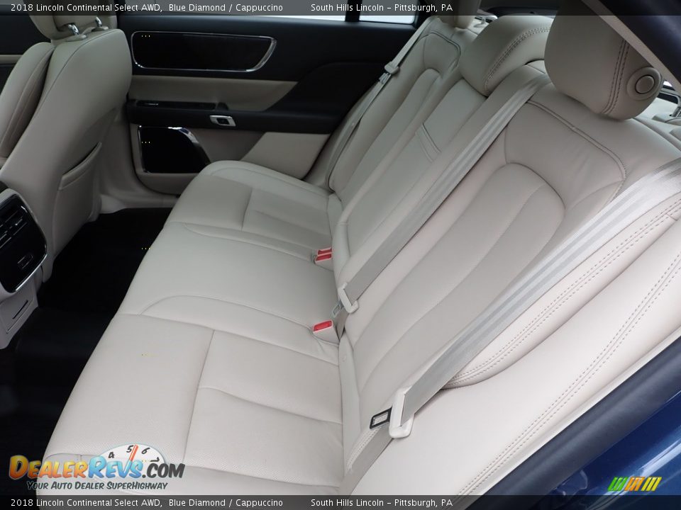 Rear Seat of 2018 Lincoln Continental Select AWD Photo #16