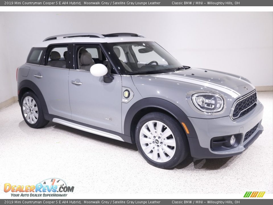 Front 3/4 View of 2019 Mini Countryman Cooper S E All4 Hybrid Photo #1