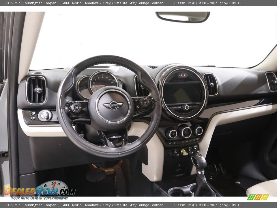 Dashboard of 2019 Mini Countryman Cooper S E All4 Hybrid Photo #7