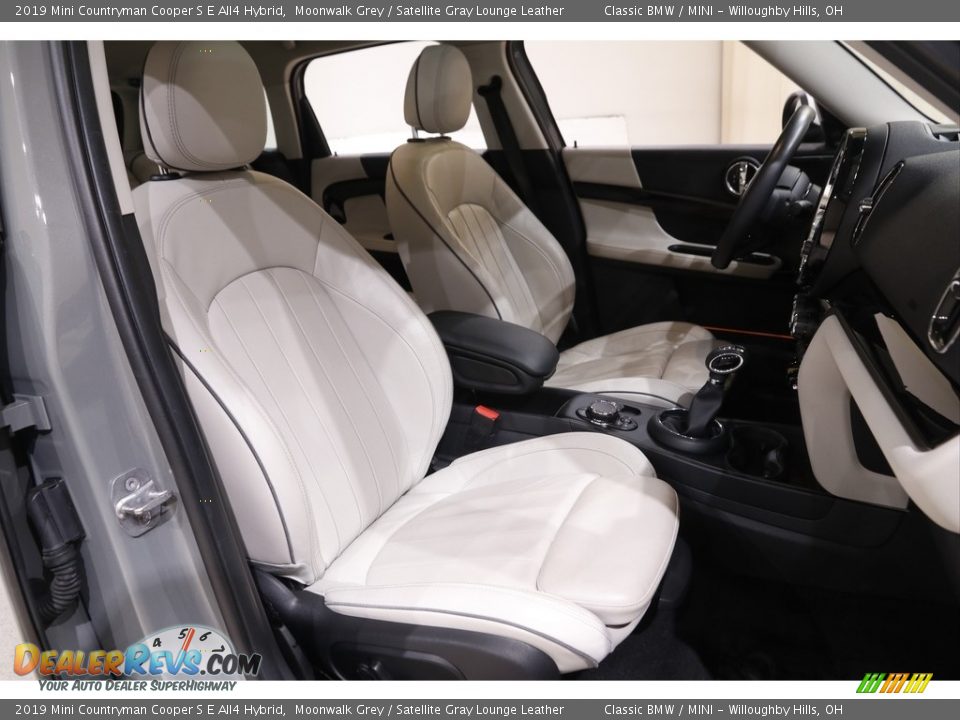 Front Seat of 2019 Mini Countryman Cooper S E All4 Hybrid Photo #16