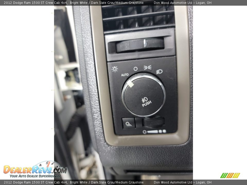 2012 Dodge Ram 1500 ST Crew Cab 4x4 Bright White / Dark Slate Gray/Medium Graystone Photo #20