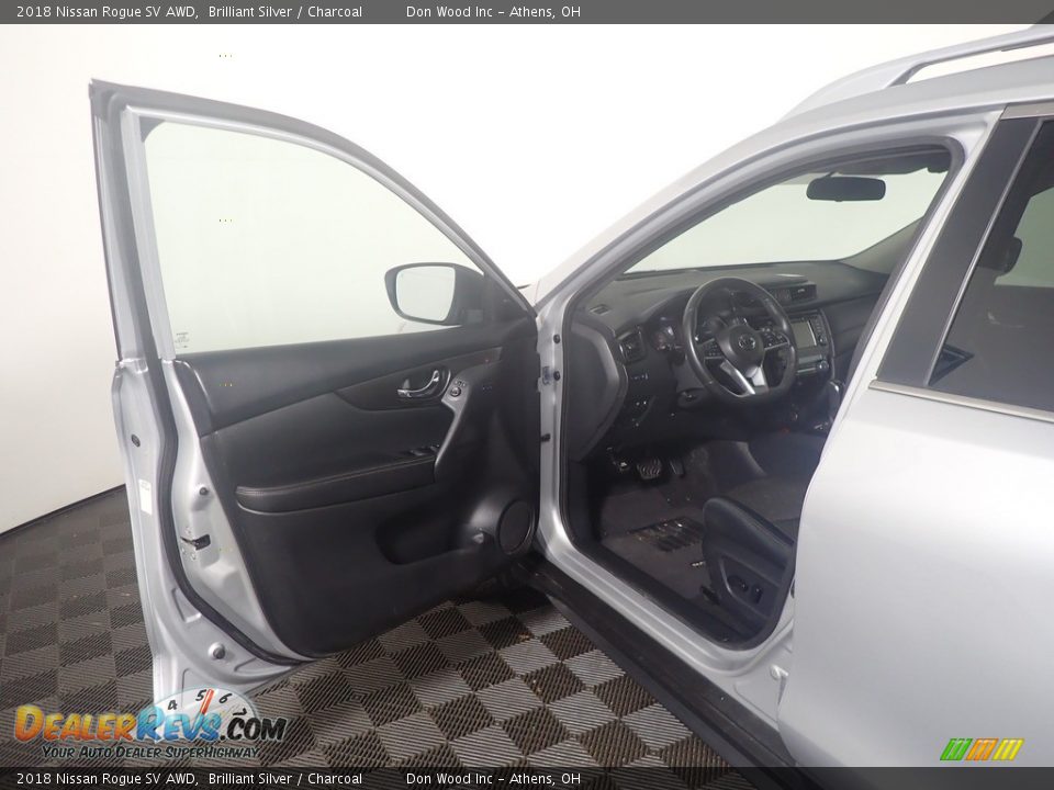 2018 Nissan Rogue SV AWD Brilliant Silver / Charcoal Photo #23