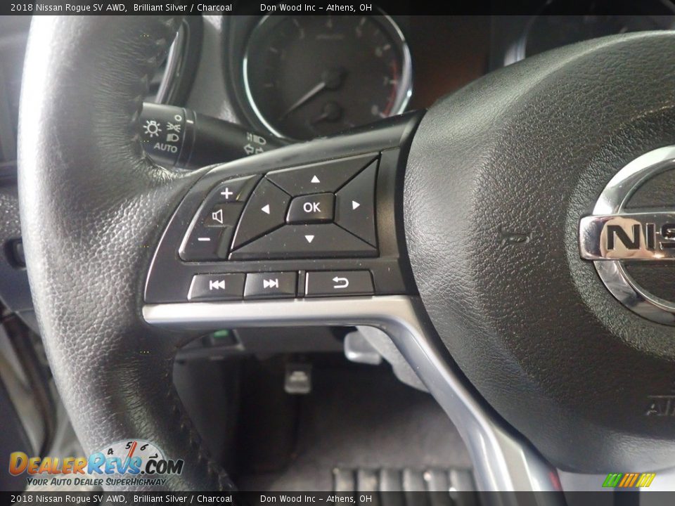 2018 Nissan Rogue SV AWD Brilliant Silver / Charcoal Photo #32