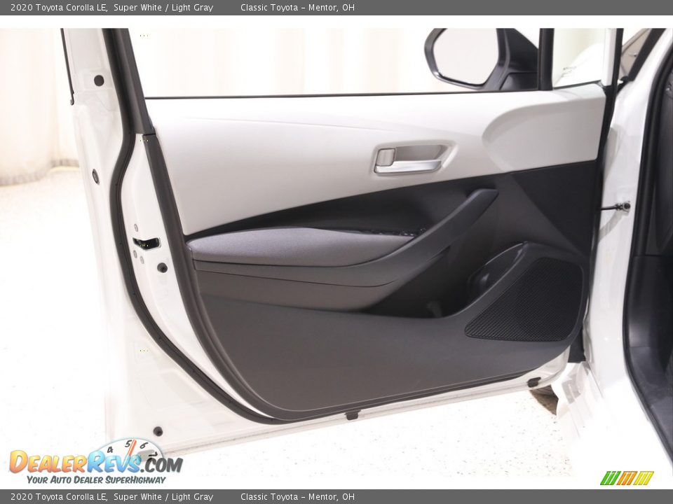2020 Toyota Corolla LE Super White / Light Gray Photo #4