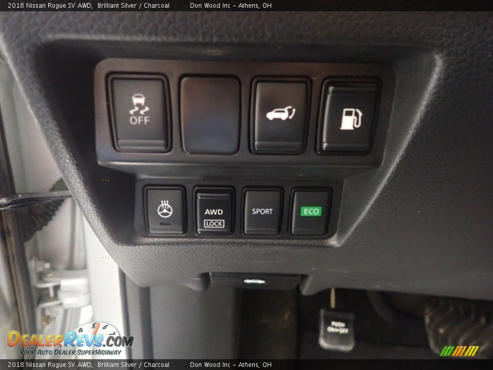 2018 Nissan Rogue SV AWD Brilliant Silver / Charcoal Photo #34