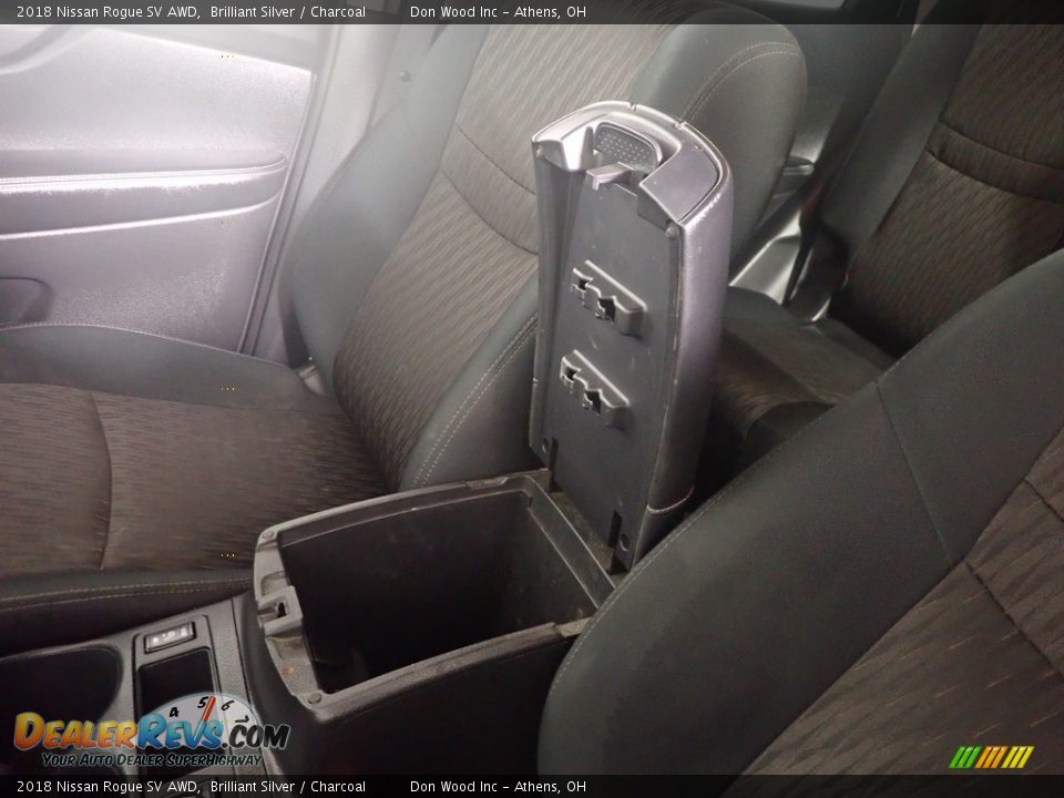 2018 Nissan Rogue SV AWD Brilliant Silver / Charcoal Photo #36
