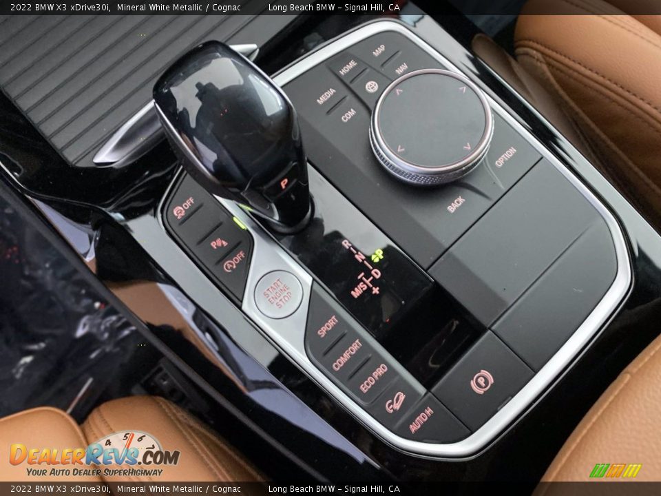 2022 BMW X3 xDrive30i Shifter Photo #22