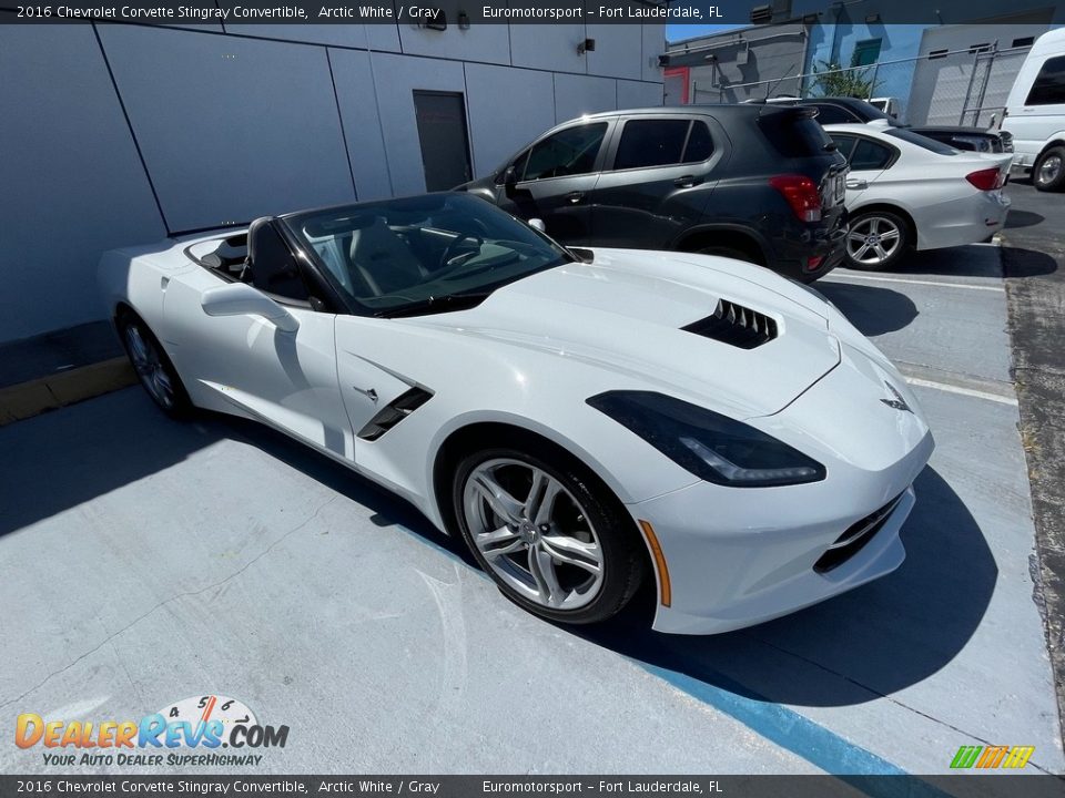Front 3/4 View of 2016 Chevrolet Corvette Stingray Convertible Photo #5