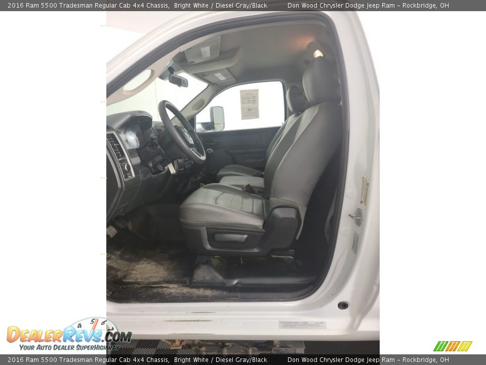 2016 Ram 5500 Tradesman Regular Cab 4x4 Chassis Bright White / Diesel Gray/Black Photo #17