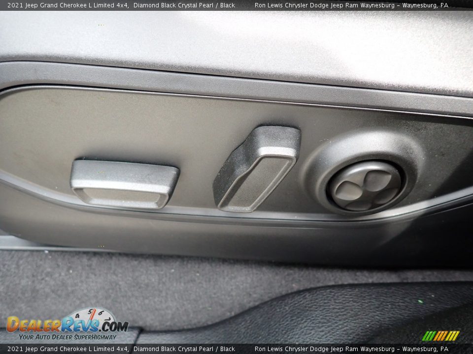 2021 Jeep Grand Cherokee L Limited 4x4 Diamond Black Crystal Pearl / Black Photo #16