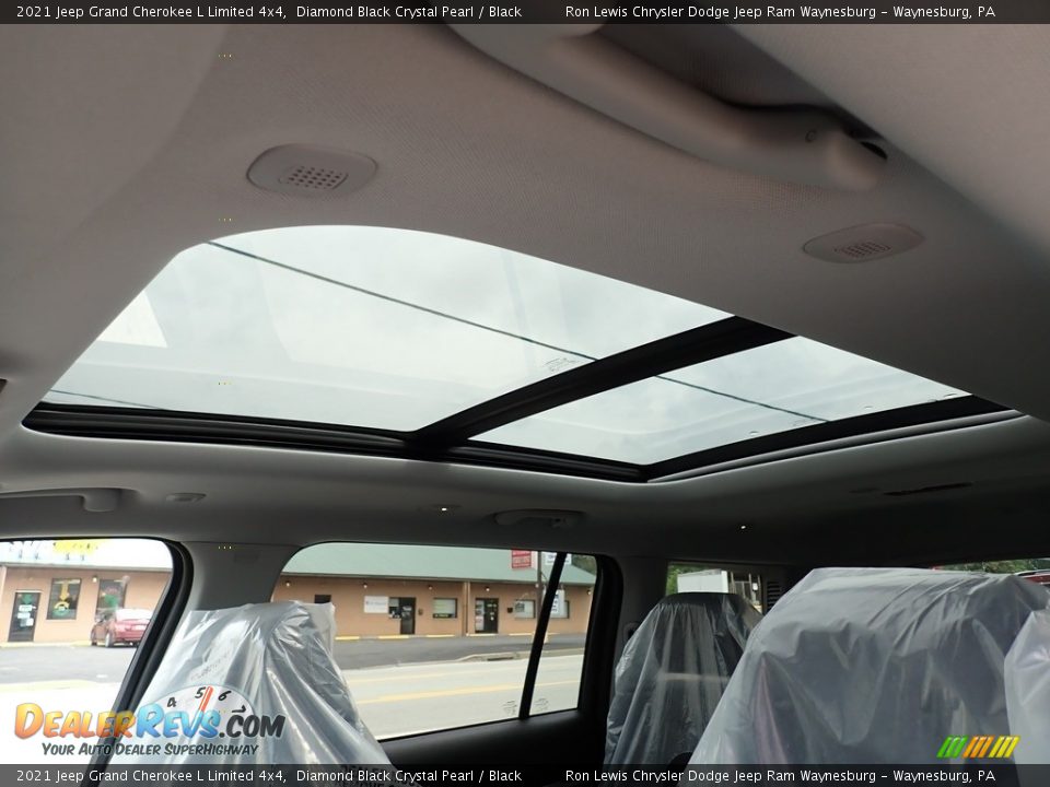 2021 Jeep Grand Cherokee L Limited 4x4 Diamond Black Crystal Pearl / Black Photo #17