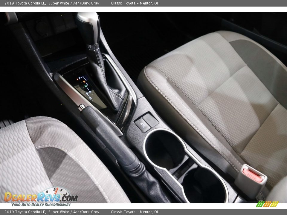 2019 Toyota Corolla LE Super White / Ash/Dark Gray Photo #12