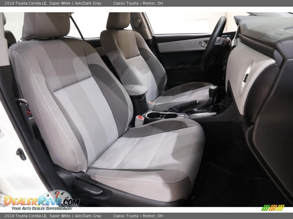 2019 Toyota Corolla LE Super White / Ash/Dark Gray Photo #13