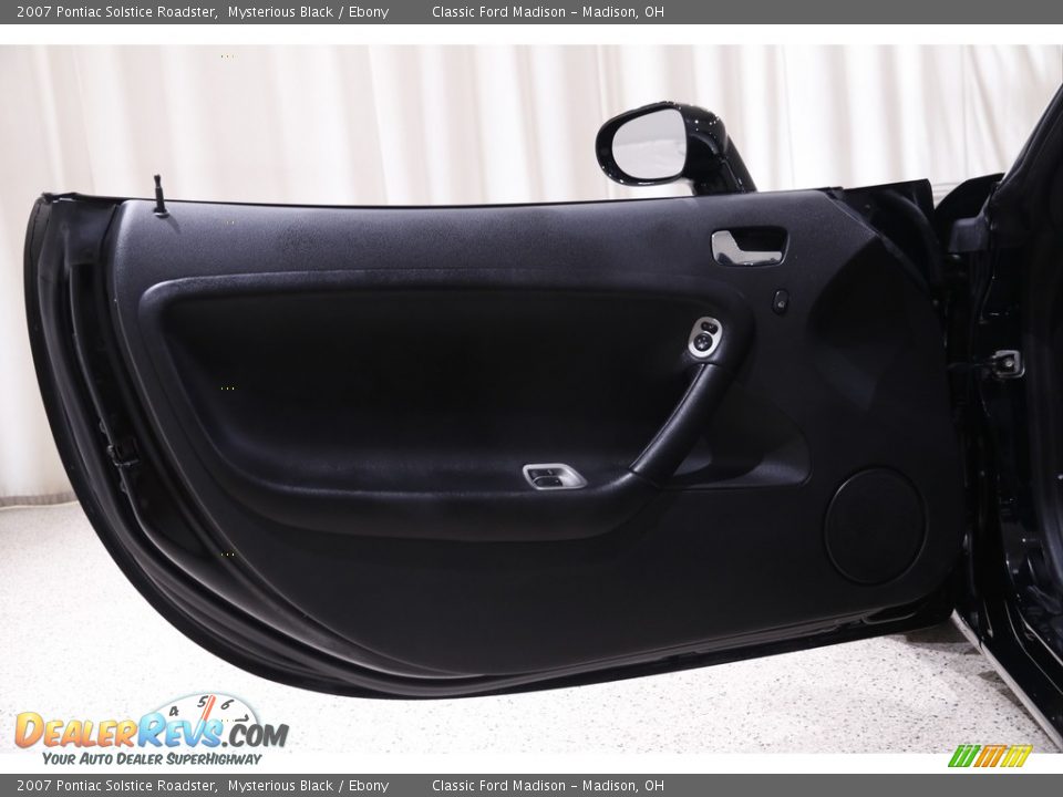 Door Panel of 2007 Pontiac Solstice Roadster Photo #4