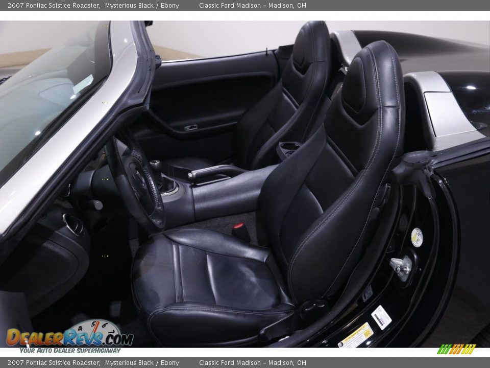 Front Seat of 2007 Pontiac Solstice Roadster Photo #5